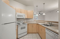 Valencia Place - 1 Bed + Den #302