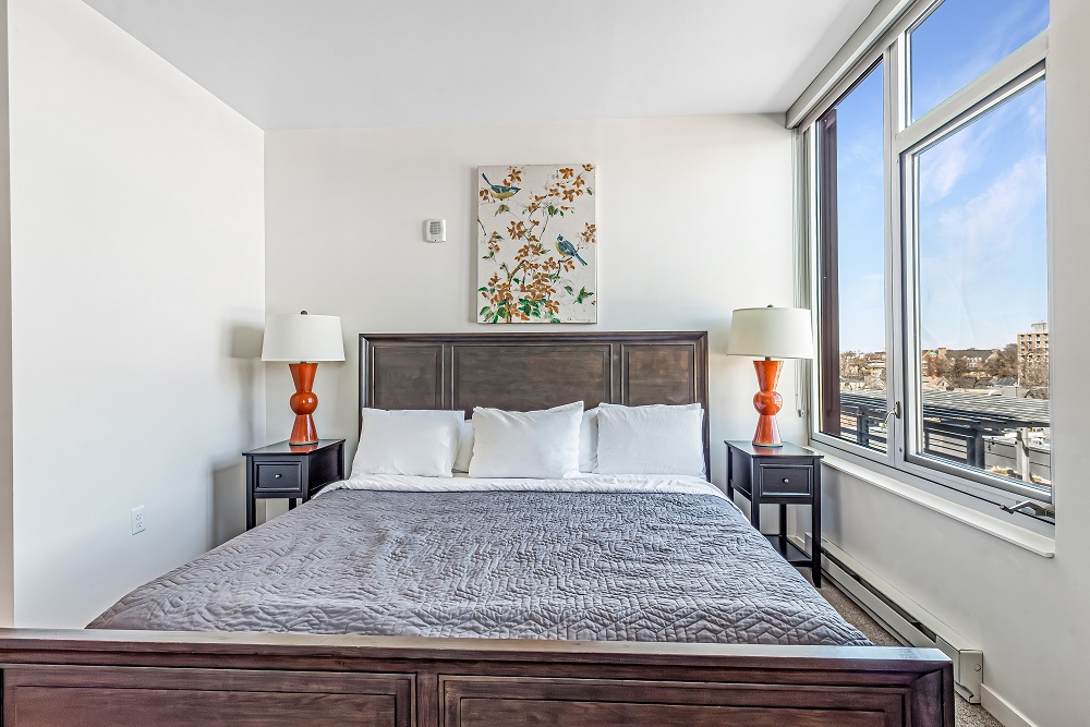 8th Floor - 2BR/2BA
