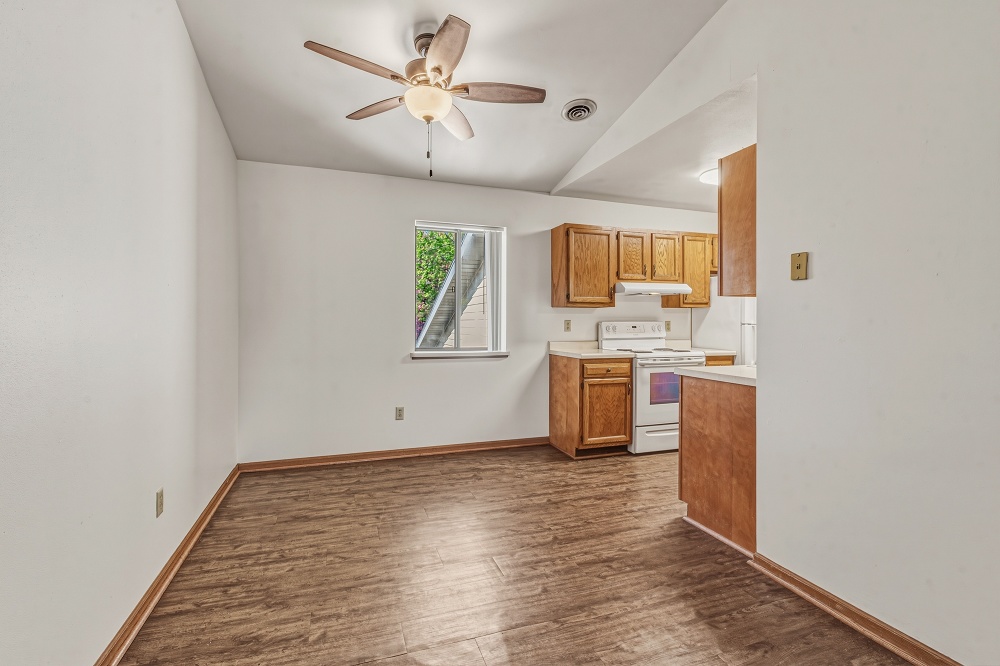2 BR Upper - Dining