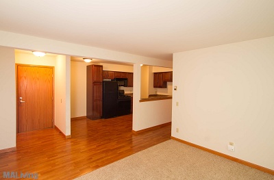 Beautiful Hardwood Floors in Large 2 Bedroom