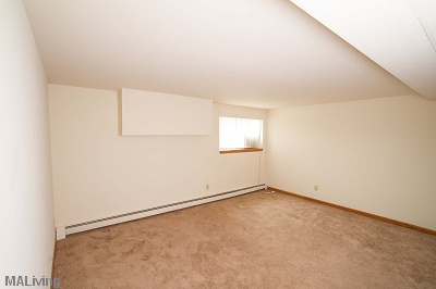 Spacious 1 Bedroom - Heat Included!