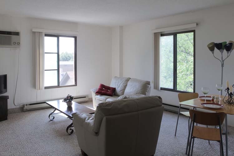 1 Bedroom Corner