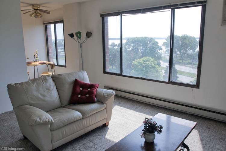 1 Bedroom Lakeview