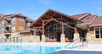 Timber Valley - Large Heated Swimming Pool with Sundeck 