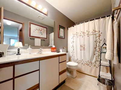2 Bedroom / 2 Bath