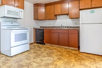 Trailsway Apartments - 1505-02 Kitchen