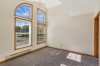 Hunters Ridge Apartments - 1 Bedroom + Den